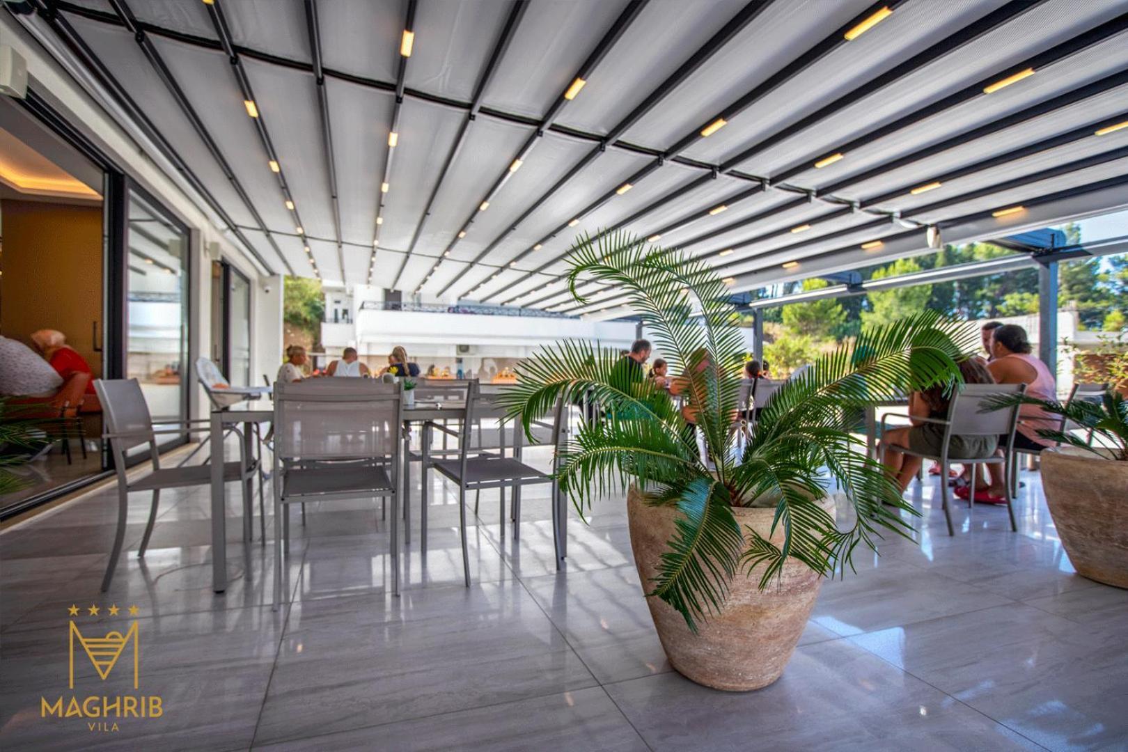 Maghrib Hotel Улцин Екстериор снимка