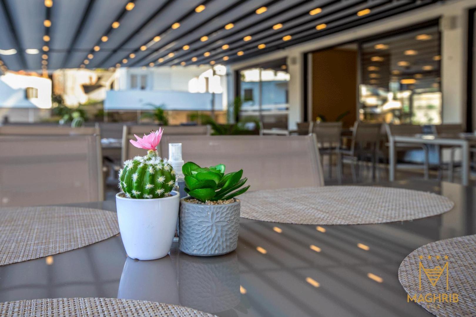 Maghrib Hotel Улцин Екстериор снимка